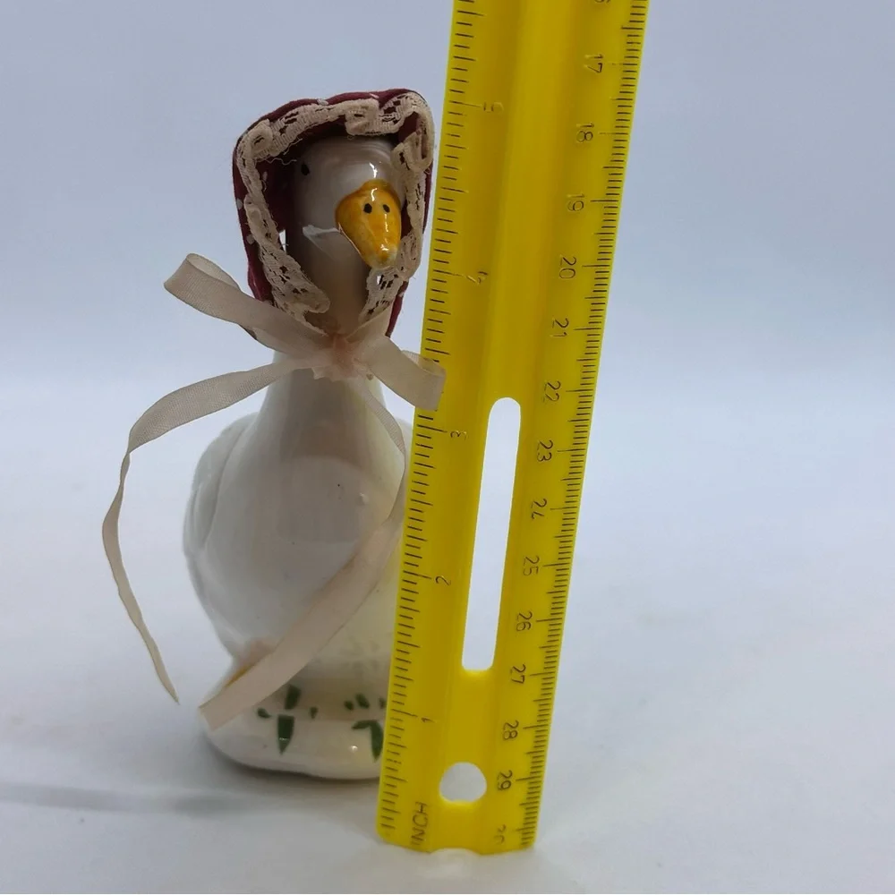 VTG 1970’s Mrs. Bonnet Goose Duck Figurine Farmhouse Decor Made in Taiwan *READ*